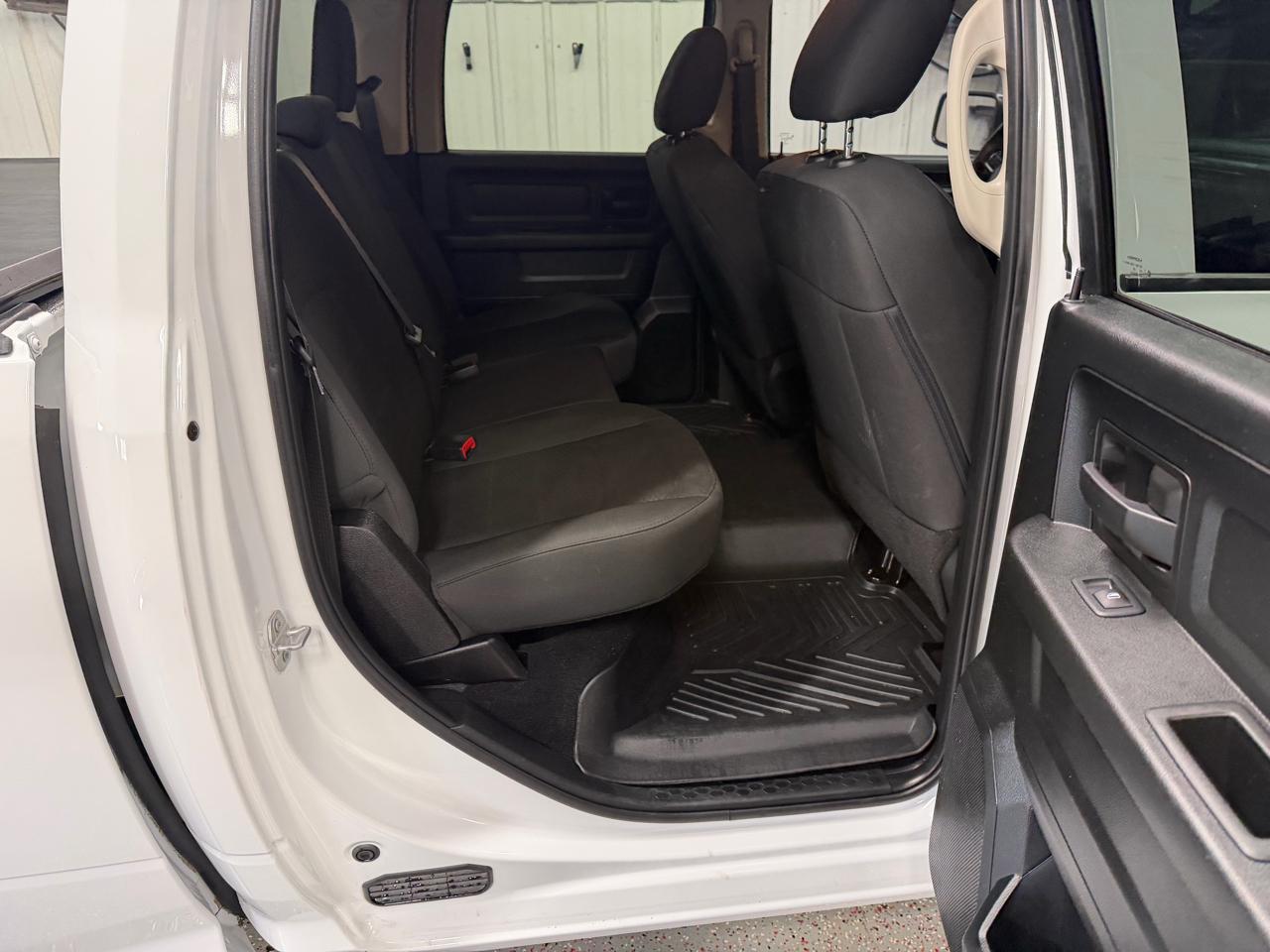 RAM 1500 Classic Express 4x4 Crew Cab 5'7" Box 2019