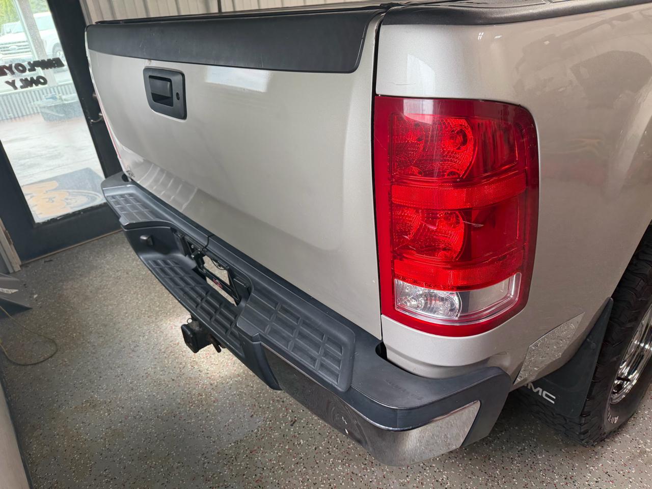 GMC Sierra 2500HD 4WD Crew Cab 153.7" SLE 2008