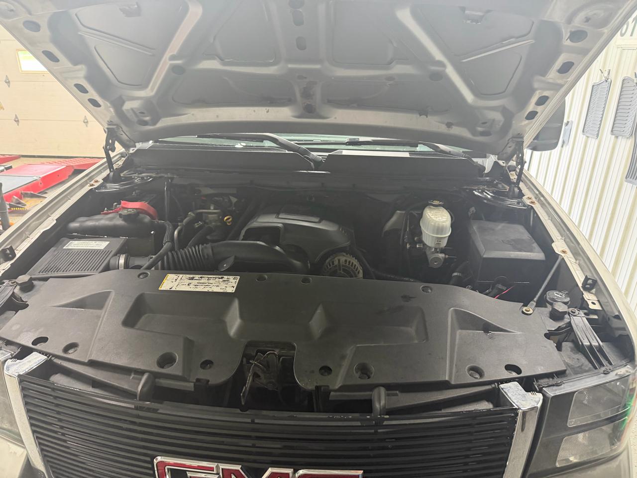 GMC Sierra 2500HD 4WD Crew Cab 153.7" SLE 2008