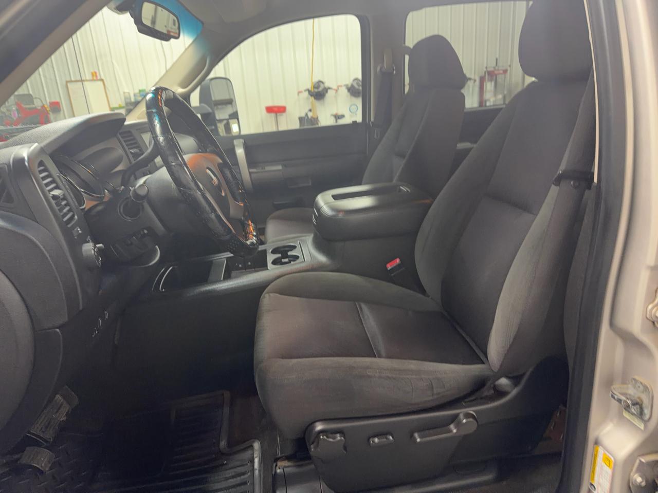 GMC Sierra 2500HD 4WD Crew Cab 153.7" SLE 2008