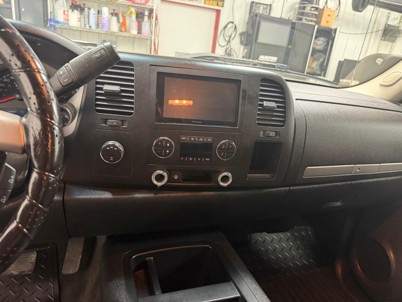 GMC Sierra 2500HD 4WD Crew Cab 153.7" SLE 2008