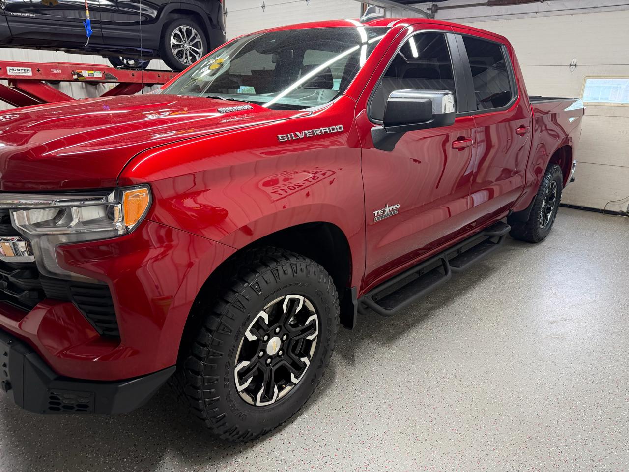 Chevrolet Silverado 1500 4WD Crew Cab 147" LT w/2FL 2023