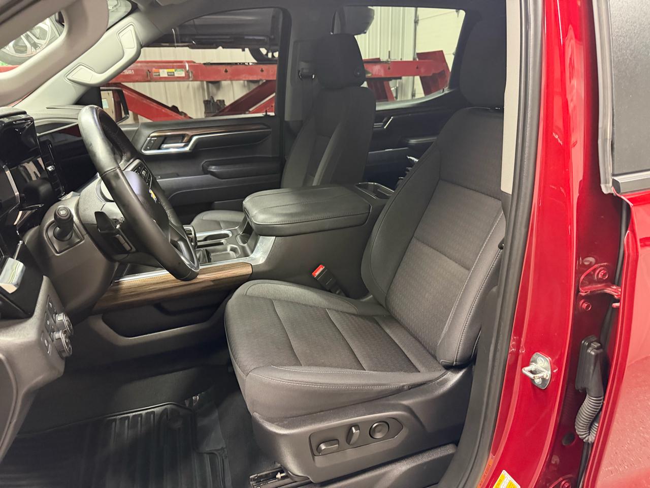 Chevrolet Silverado 1500 4WD Crew Cab 147" LT w/2FL 2023