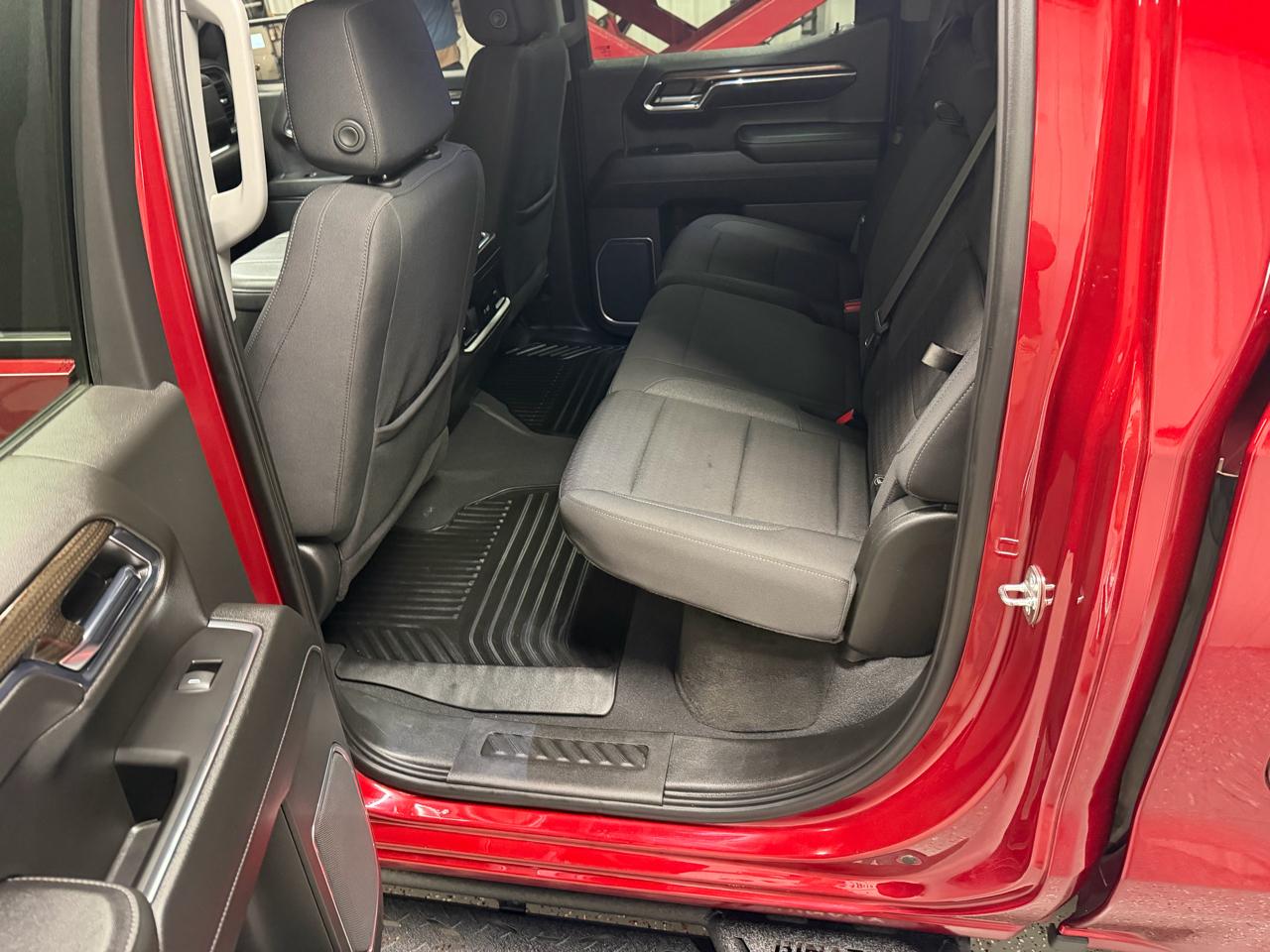 Chevrolet Silverado 1500 4WD Crew Cab 147" LT w/2FL 2023