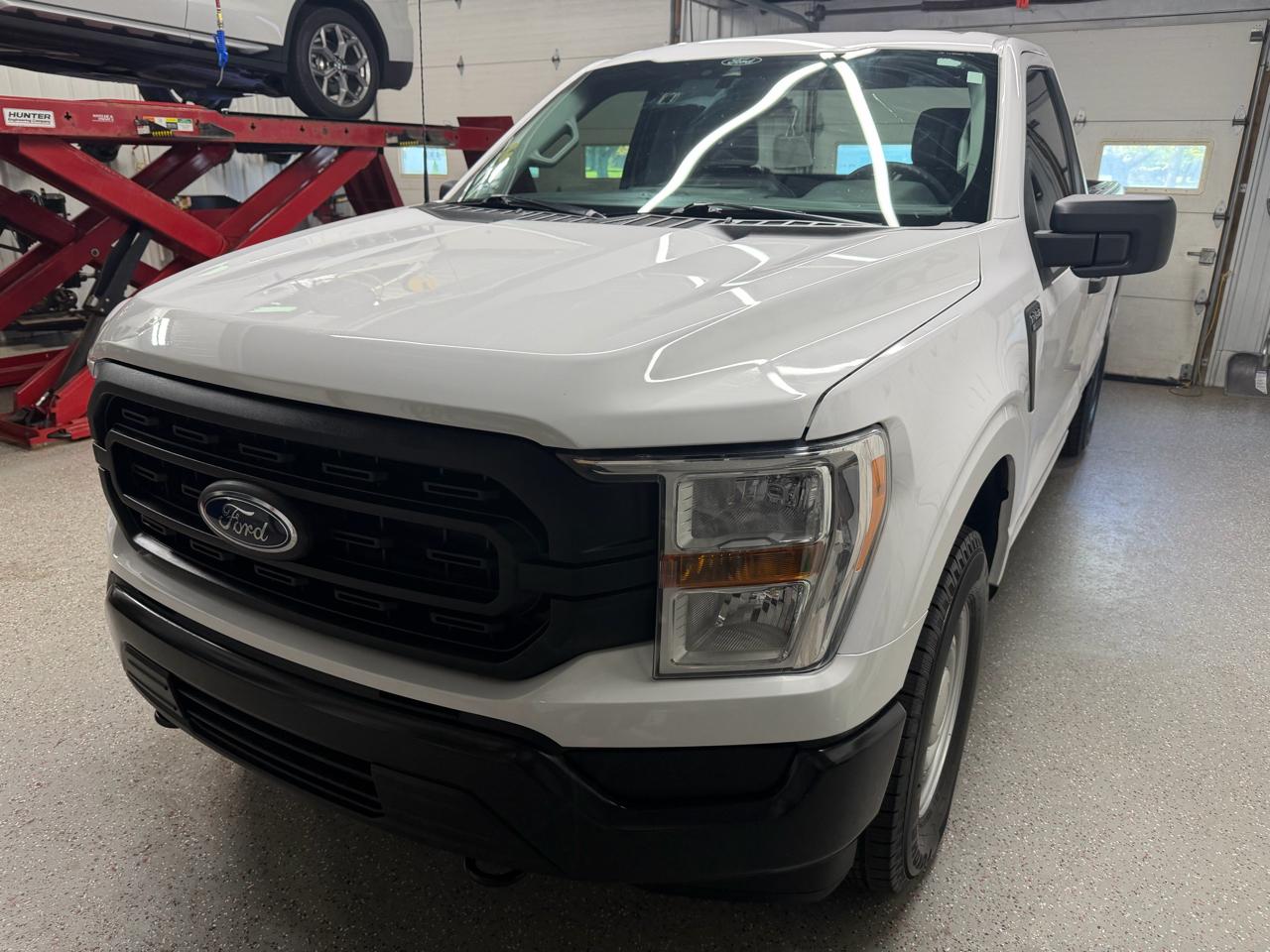 Ford F-150 4WD Reg Cab 141" XL 2021