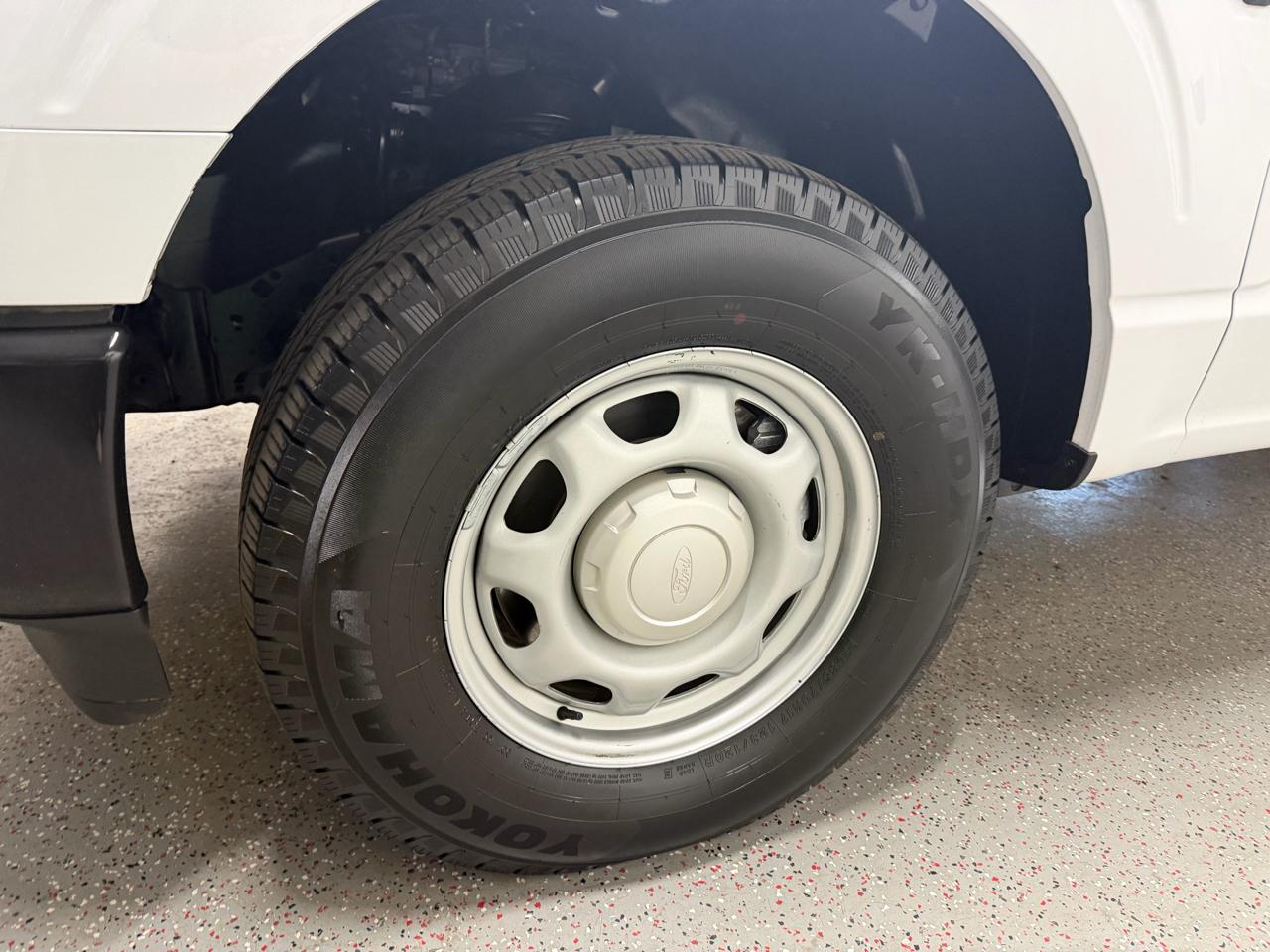 Ford F-150 4WD Reg Cab 141" XL 2021