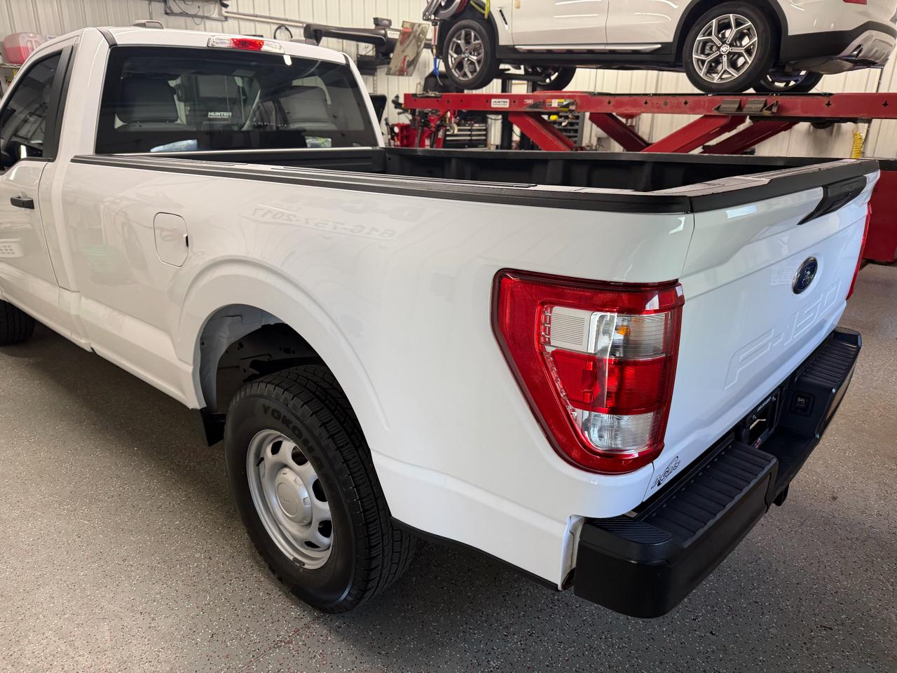 Ford F-150 4WD Reg Cab 141" XL 2021