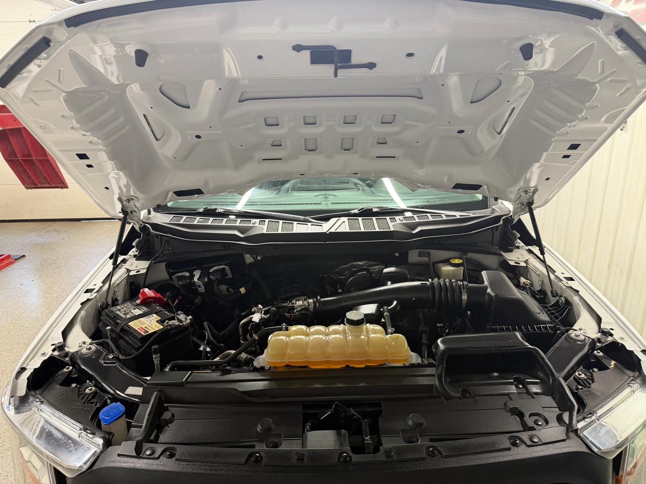 Ford F-150 4WD Reg Cab 141" XL 2021
