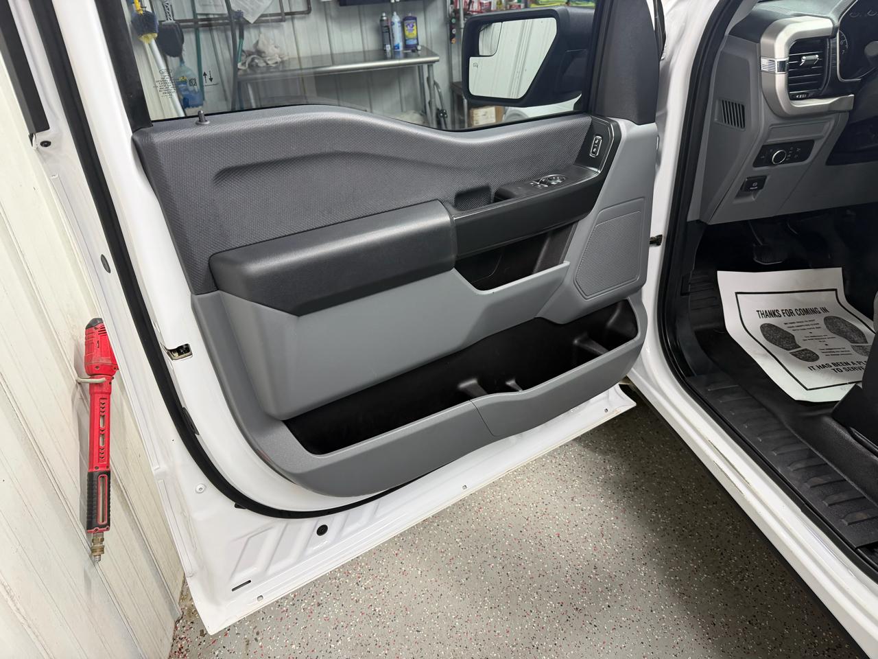Ford F-150 4WD Reg Cab 141" XL 2021