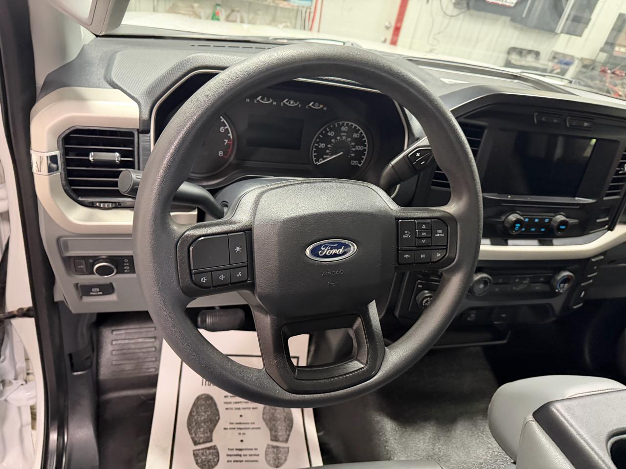 Ford F-150 4WD Reg Cab 141" XL 2021