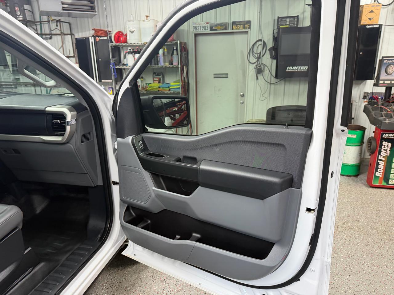 Ford F-150 4WD Reg Cab 141" XL 2021