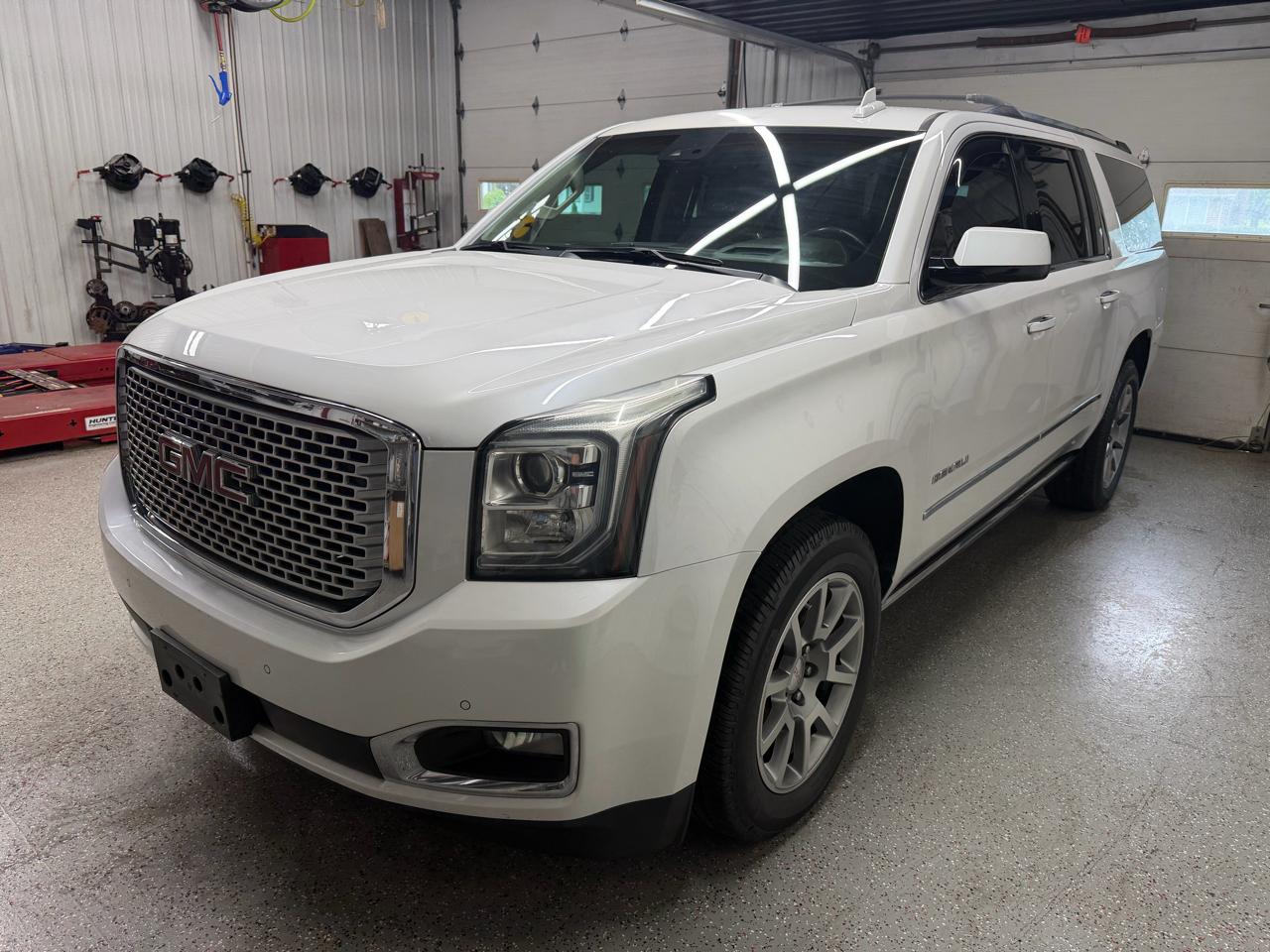 GMC Yukon XL Denali 4WD 2016