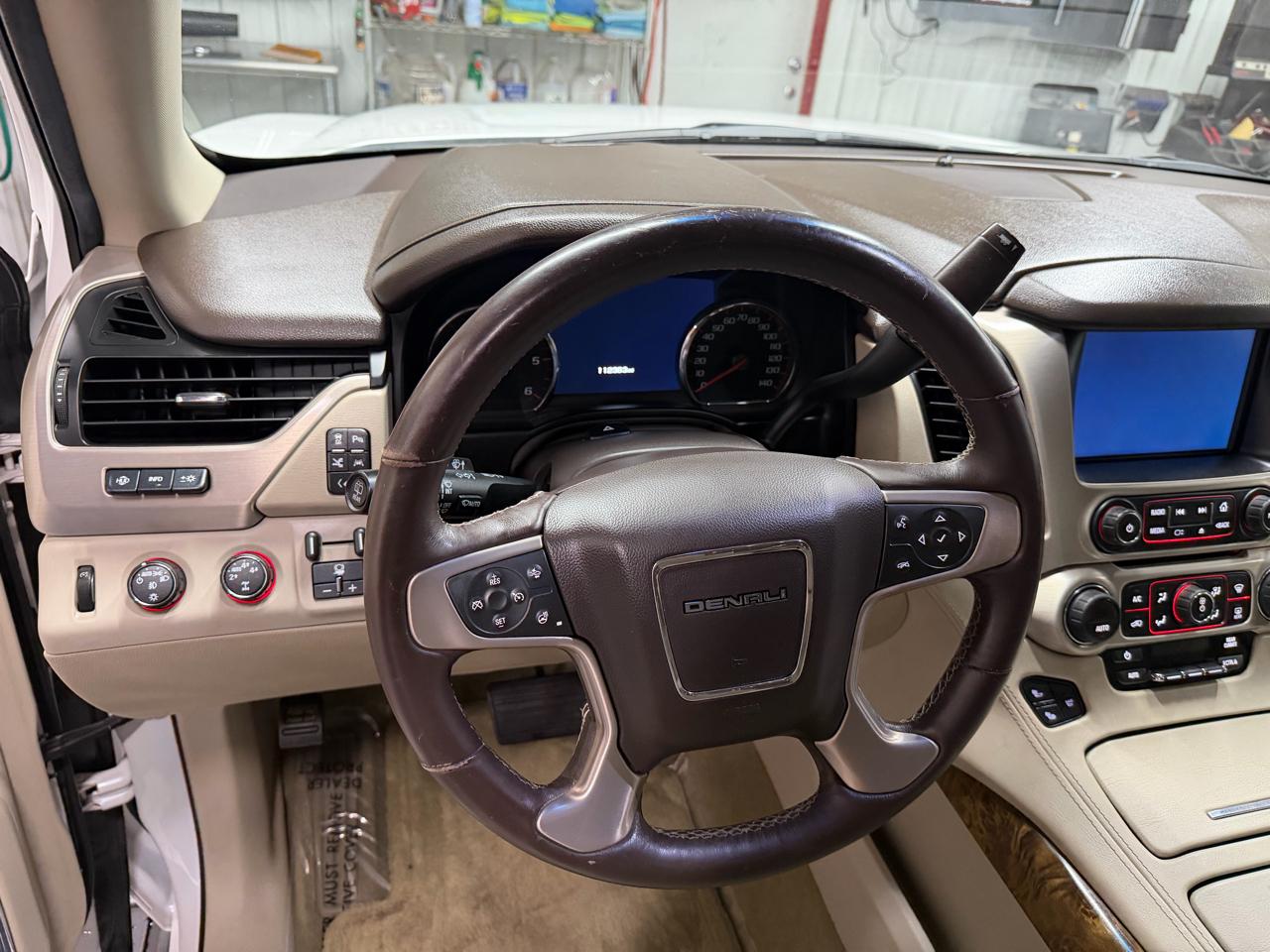 GMC Yukon XL Denali 4WD 2016