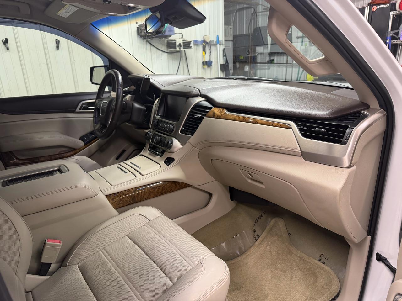 GMC Yukon XL Denali 4WD 2016