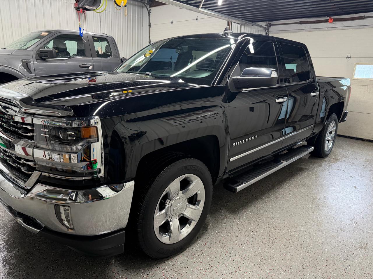 Chevrolet Silverado 1500 4WD Crew Cab 147" LTZ 2017