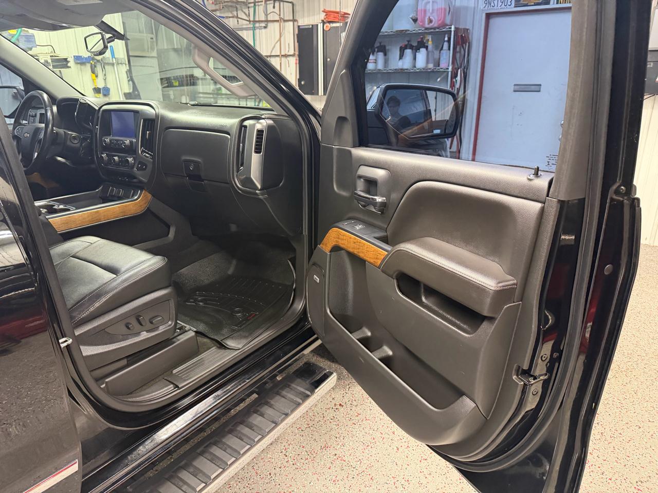 Chevrolet Silverado 1500 4WD Crew Cab 147" LTZ 2017