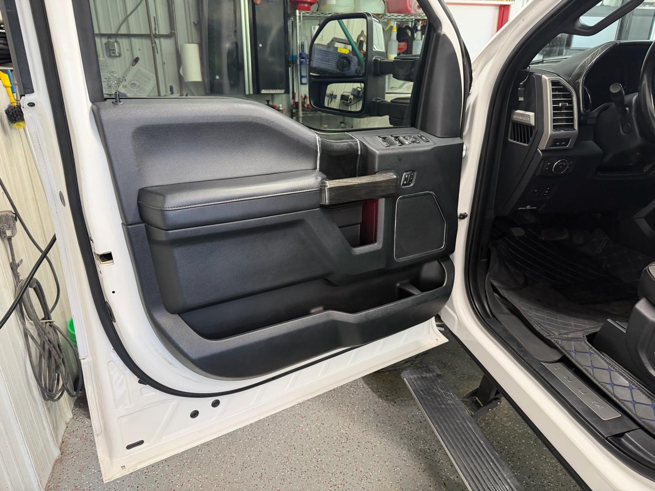 Ford F-250 SD Platinum Crew Cab 4WD 2018