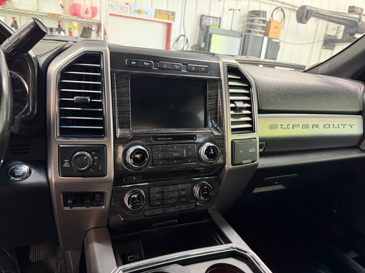 Ford F-250 SD Platinum Crew Cab 4WD 2018