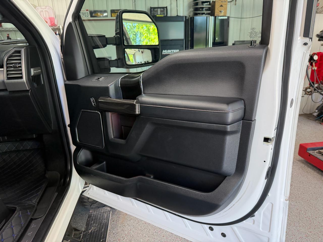 Ford F-250 SD Platinum Crew Cab 4WD 2018