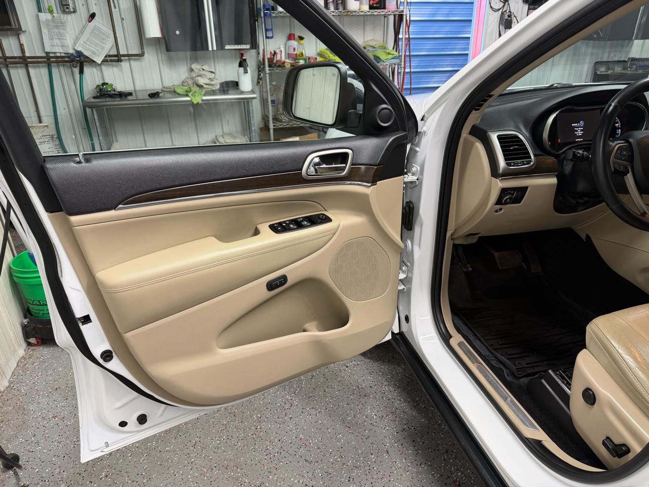 Jeep Grand Cherokee Limited 4WD 2015