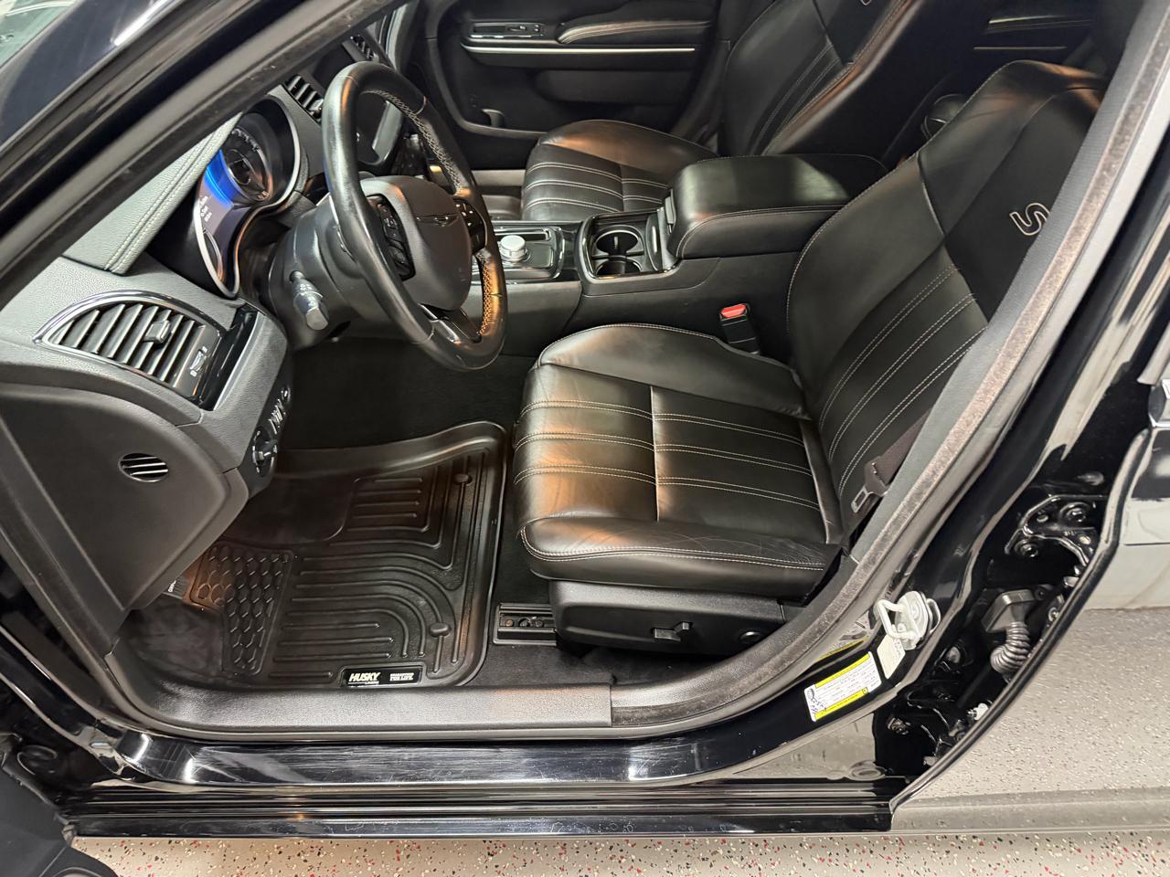 Chrysler 300 S V6 RWD 2021