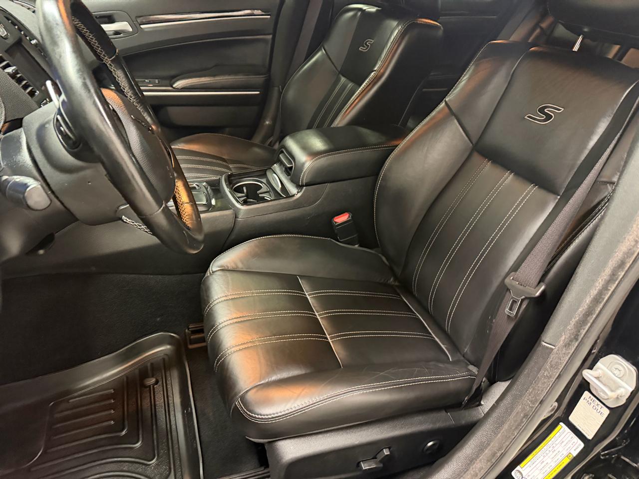 Chrysler 300 S V6 RWD 2021