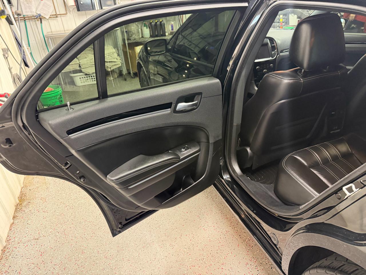 Chrysler 300 S V6 RWD 2021