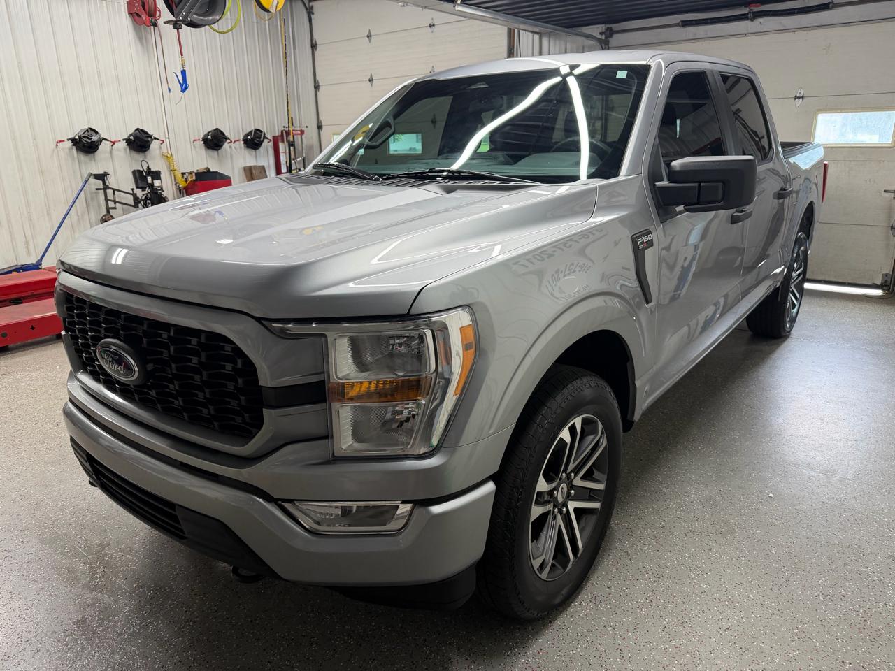 Ford F-150 4WD SuperCrew 145" STX 2022