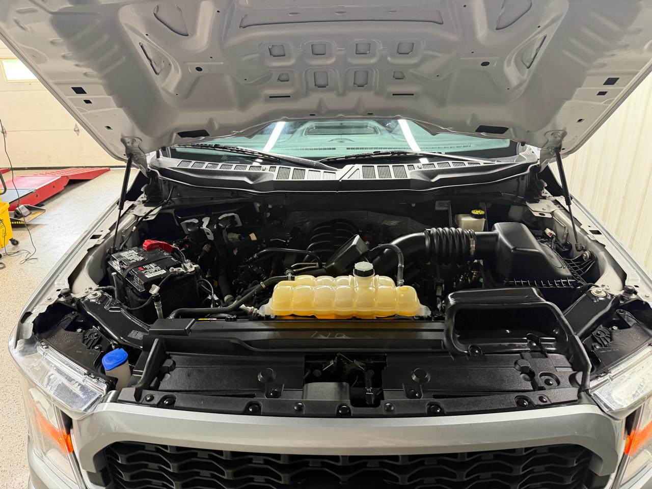 Ford F-150 4WD SuperCrew 145" STX 2022
