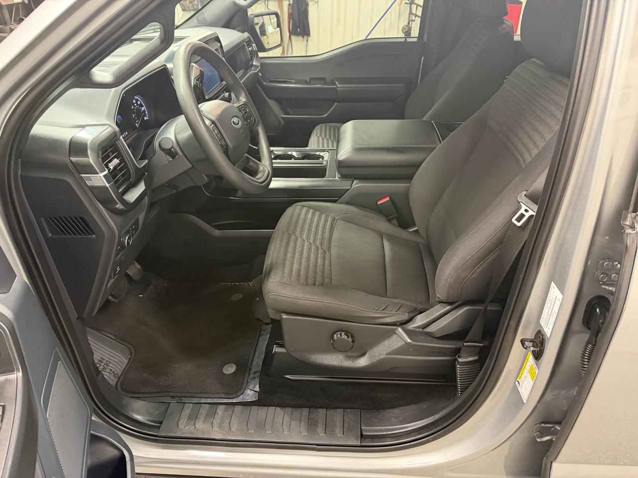 Ford F-150 4WD SuperCrew 145" STX 2022