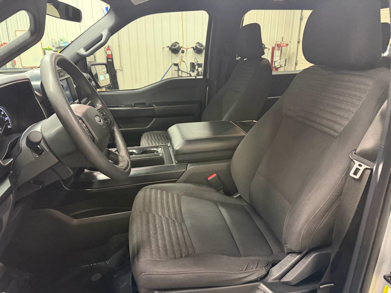 Ford F-150 4WD SuperCrew 145" STX 2022