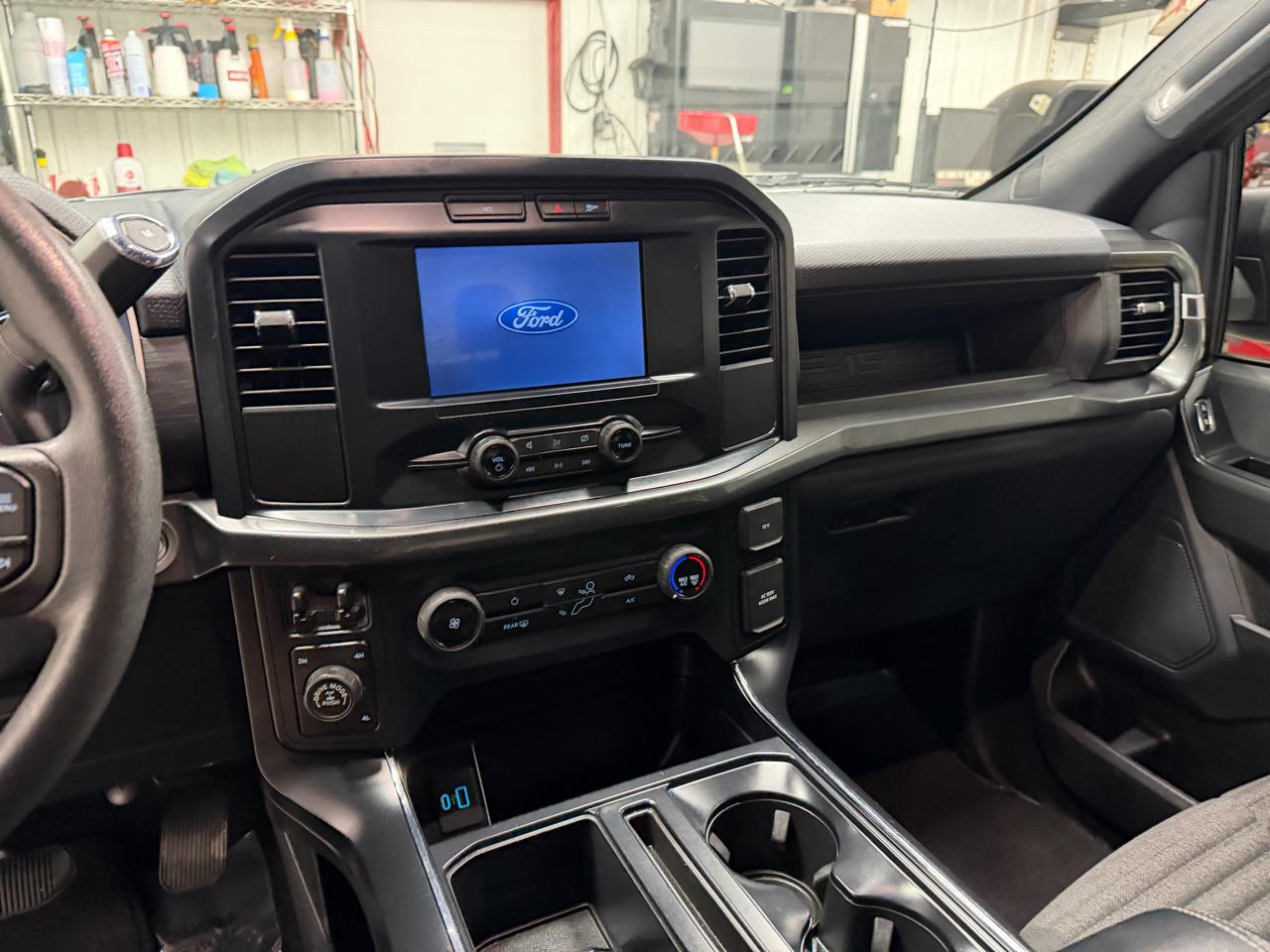 Ford F-150 4WD SuperCrew 145" STX 2022