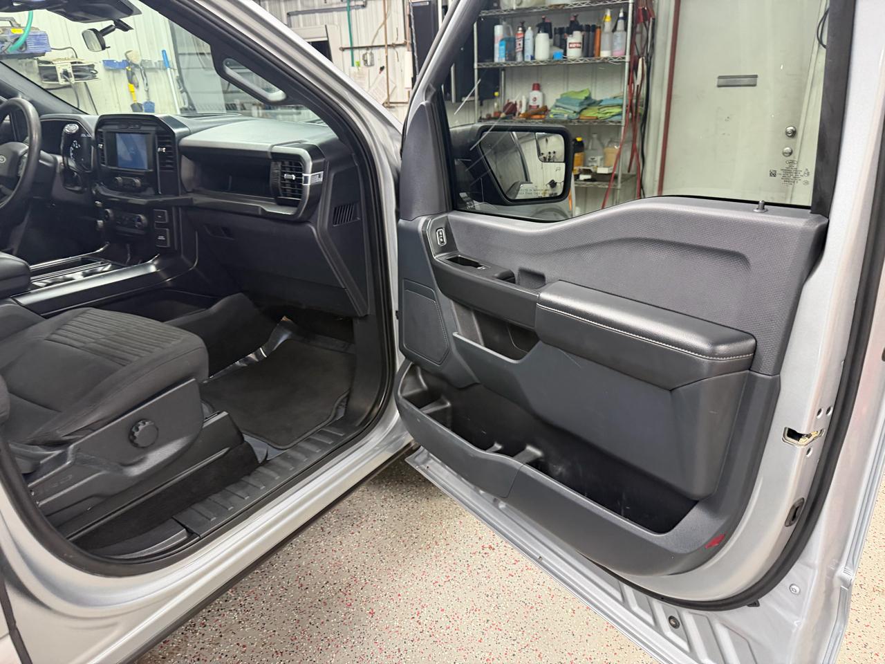 Ford F-150 4WD SuperCrew 145" STX 2022