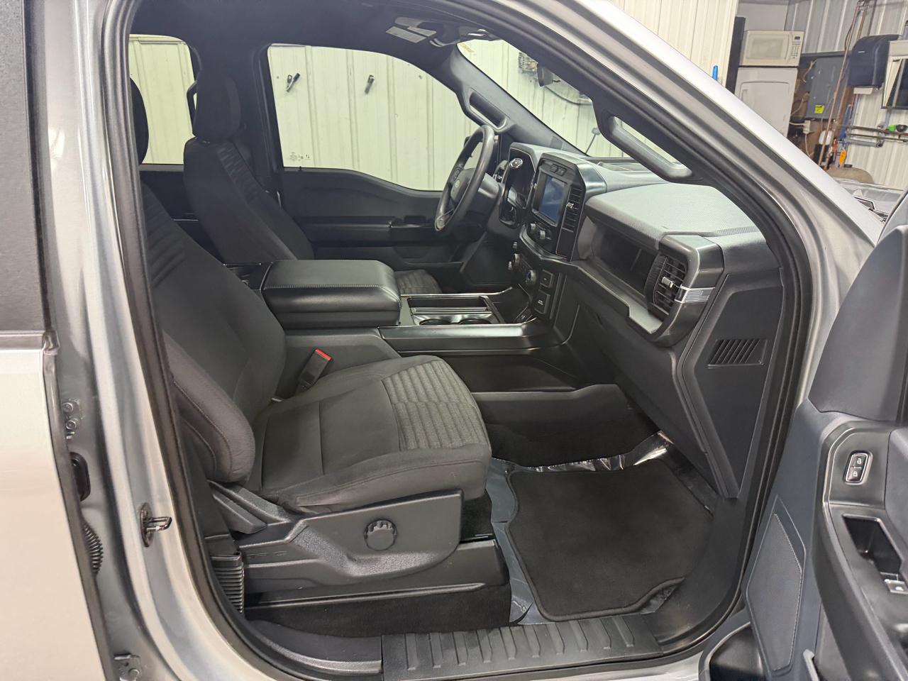 Ford F-150 4WD SuperCrew 145" STX 2022