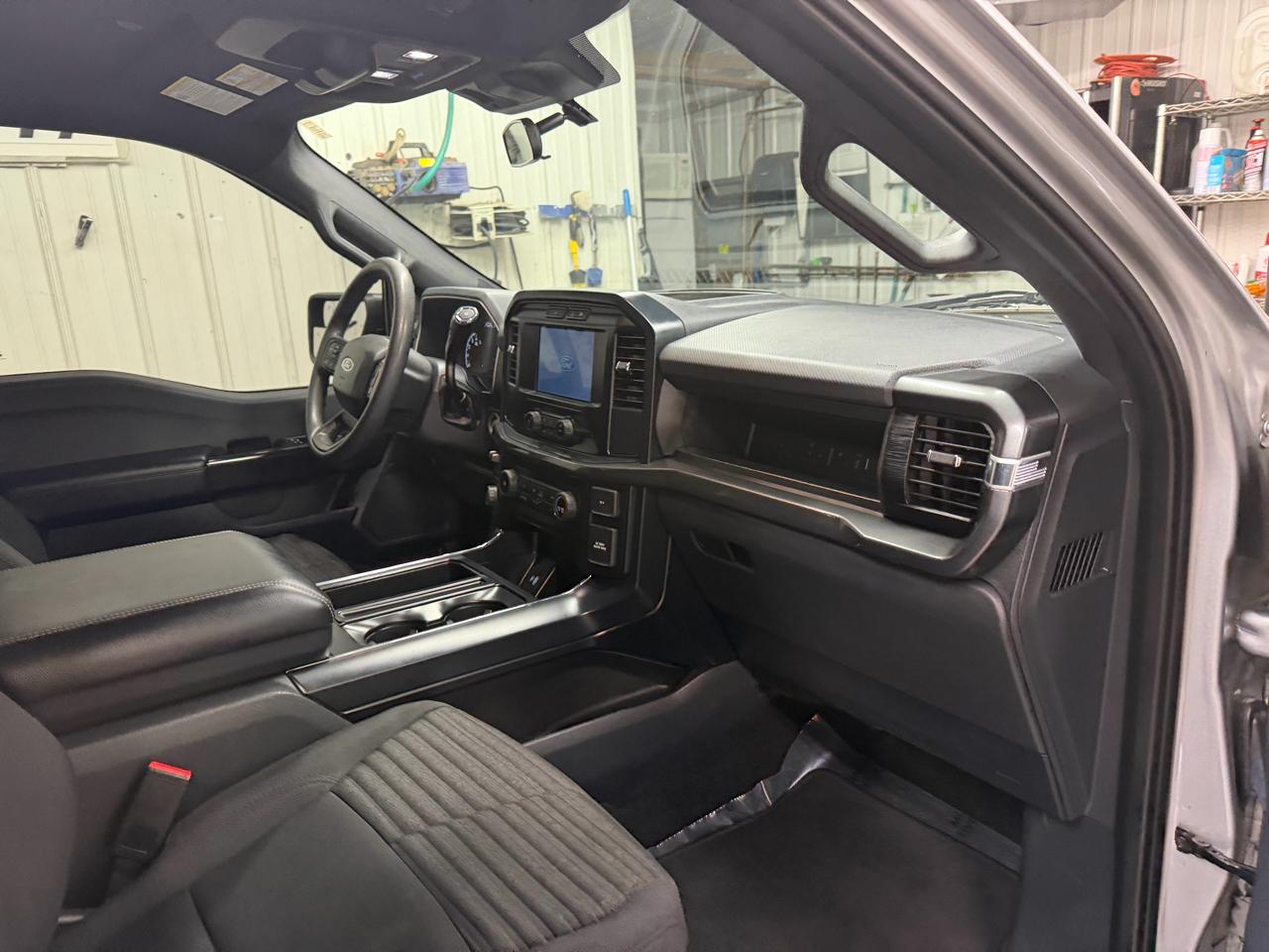 Ford F-150 4WD SuperCrew 145" STX 2022