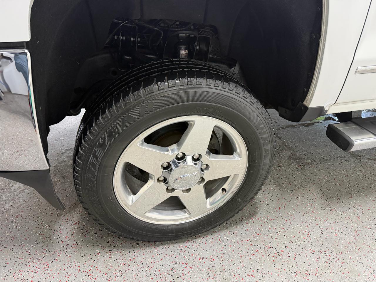 Chevrolet Silverado 2500HD 4WD Crew Cab 167.7" LTZ 2015