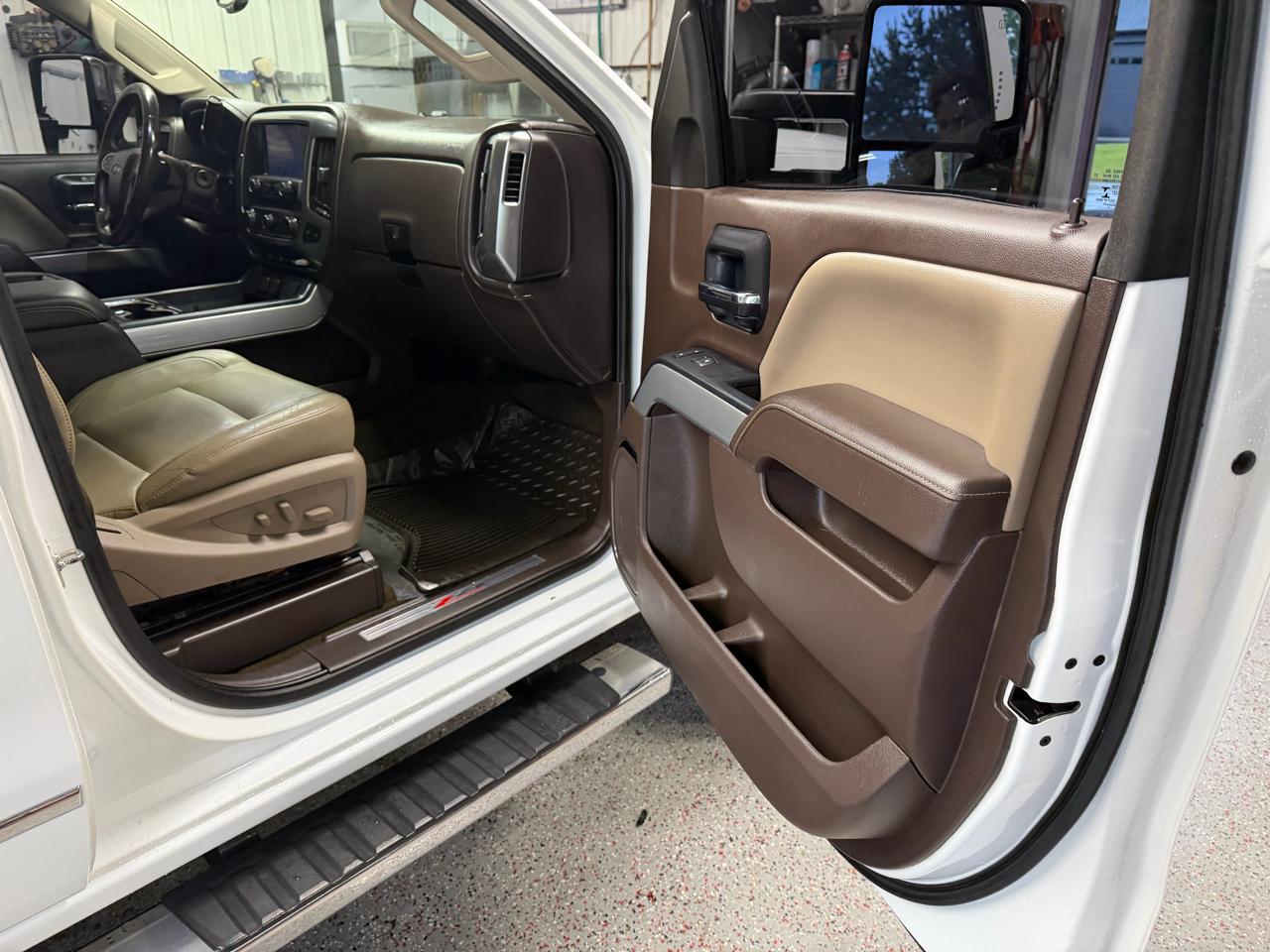 Chevrolet Silverado 2500HD 4WD Crew Cab 167.7" LTZ 2015