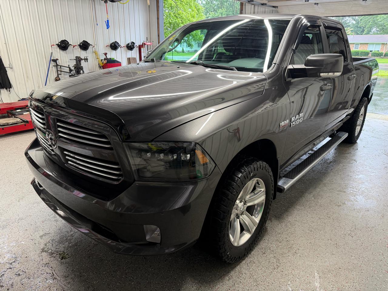 RAM 1500 4WD Crew Cab 149" Sport 2014