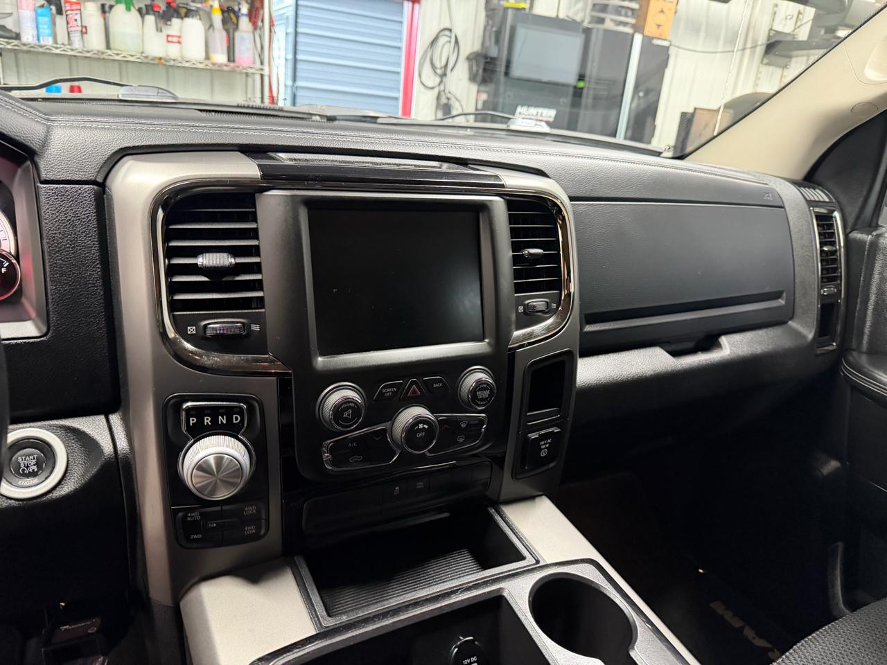 RAM 1500 4WD Crew Cab 149" Sport 2014