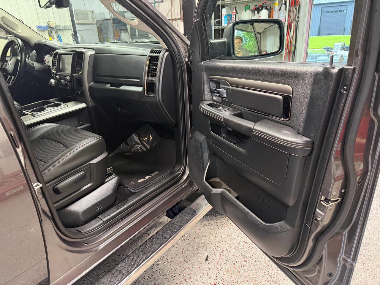 RAM 1500 4WD Crew Cab 149" Sport 2014