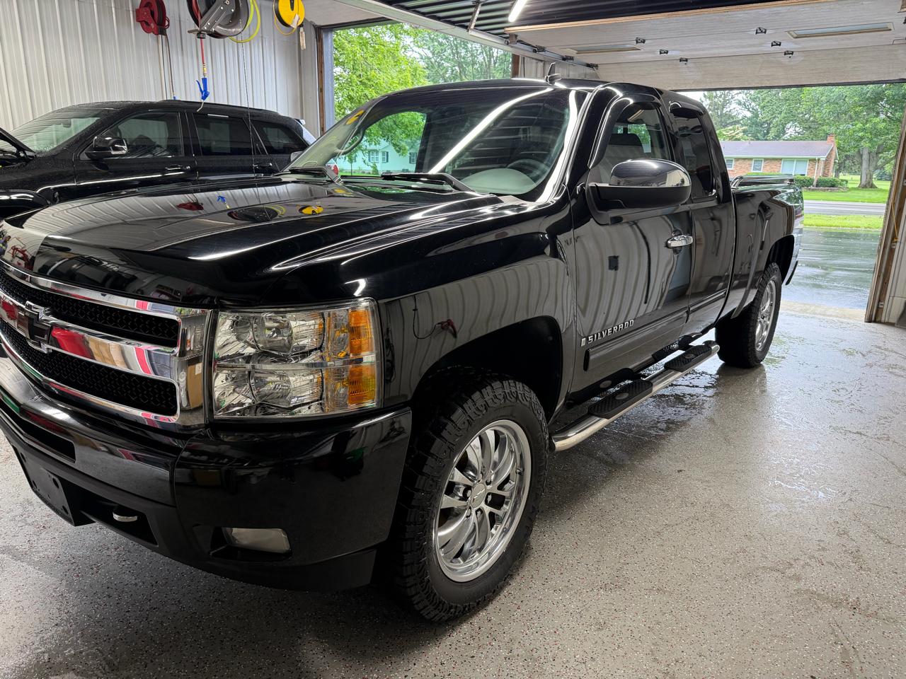 Chevrolet Silverado 1500 4WD Double Cab 143.5" LTZ w/1LZ 2009