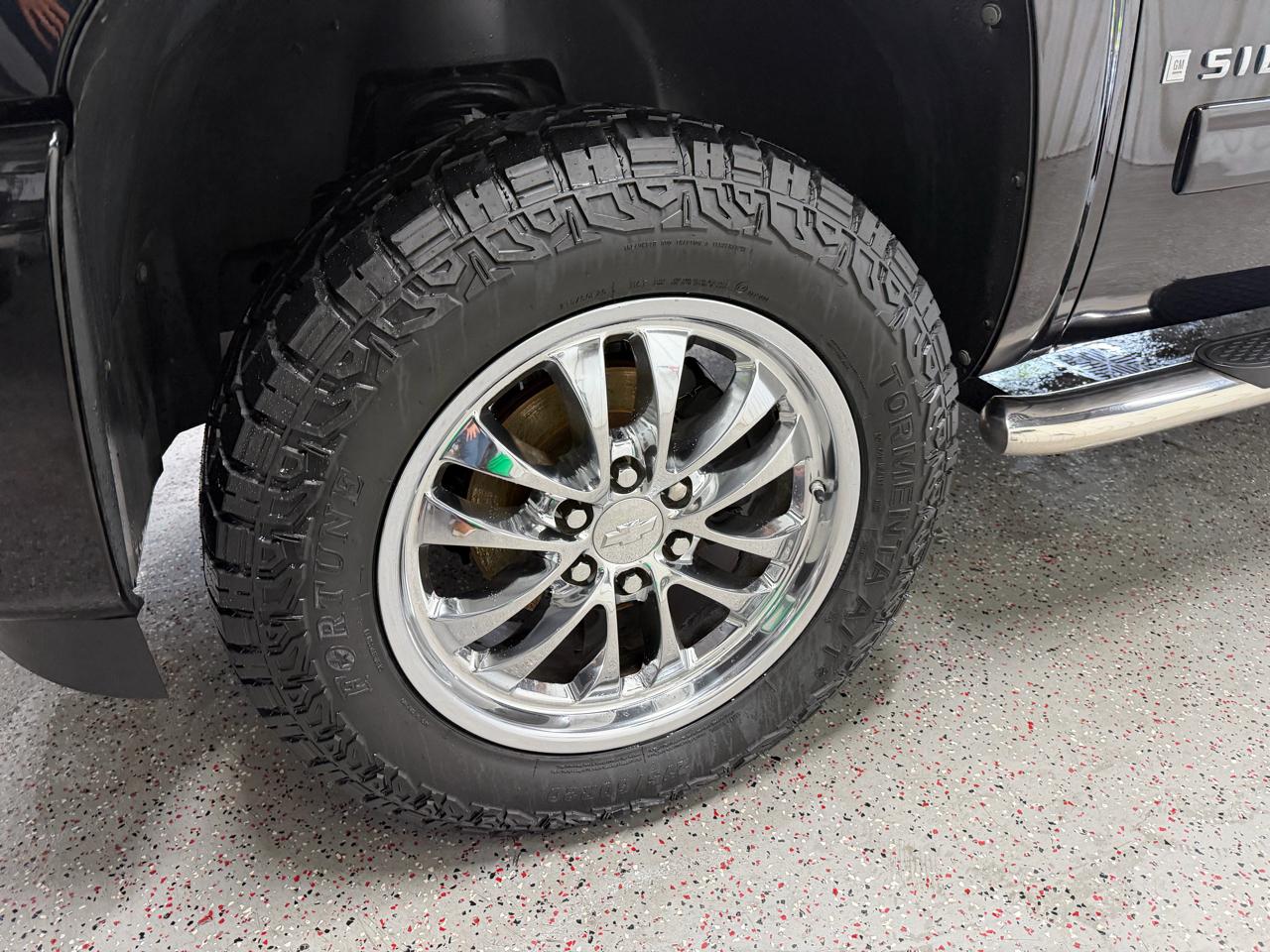 Chevrolet Silverado 1500 4WD Double Cab 143.5" LTZ w/1LZ 2009