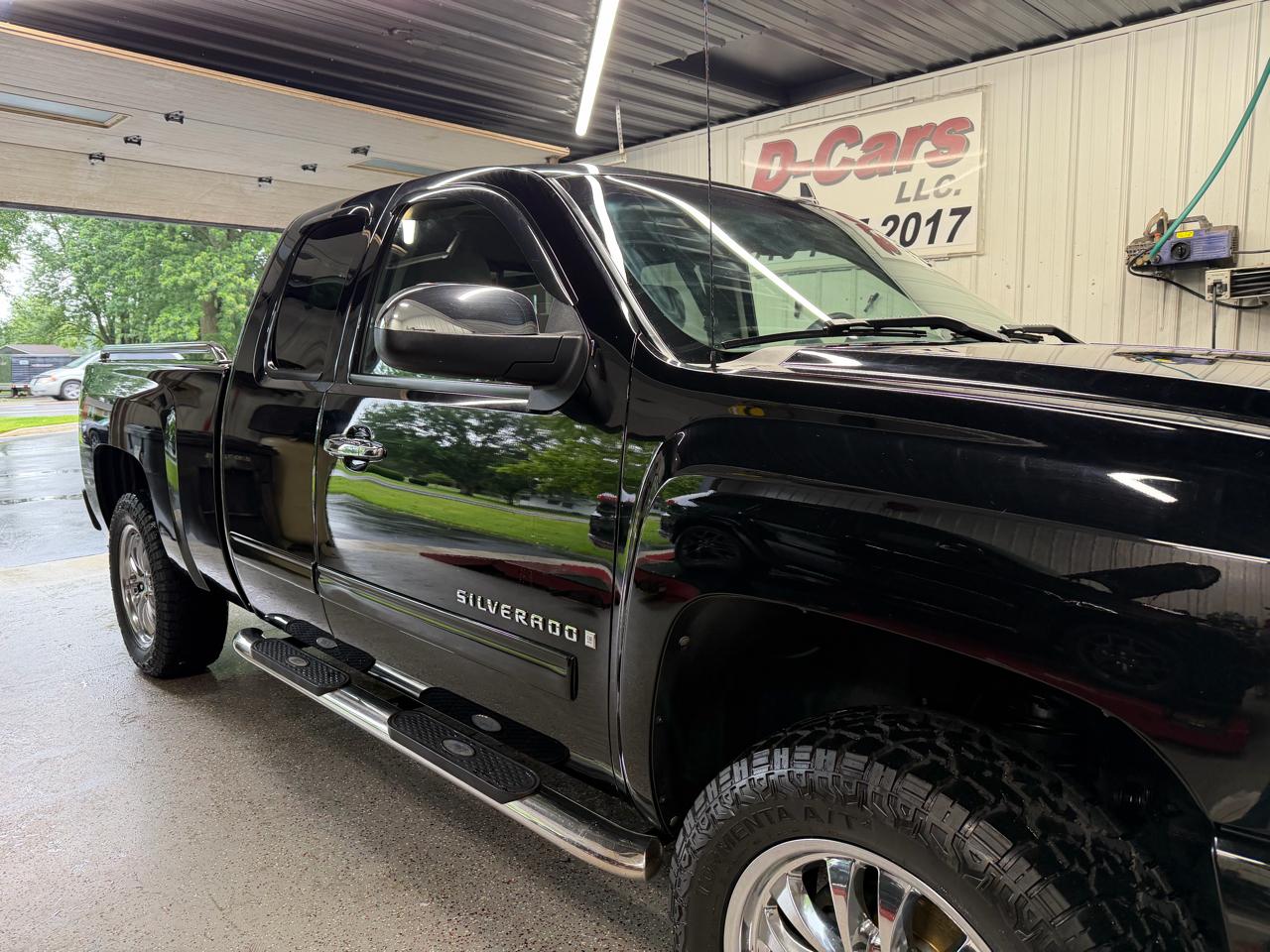 Chevrolet Silverado 1500 4WD Double Cab 143.5" LTZ w/1LZ 2009