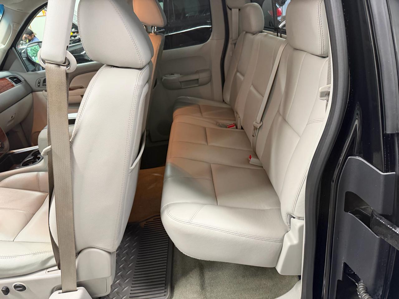 Chevrolet Silverado 1500 4WD Double Cab 143.5" LTZ w/1LZ 2009