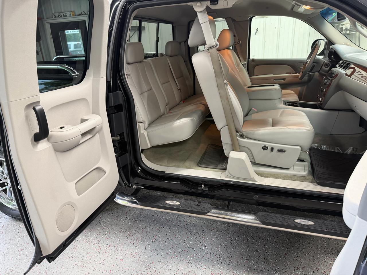Chevrolet Silverado 1500 4WD Double Cab 143.5" LTZ w/1LZ 2009