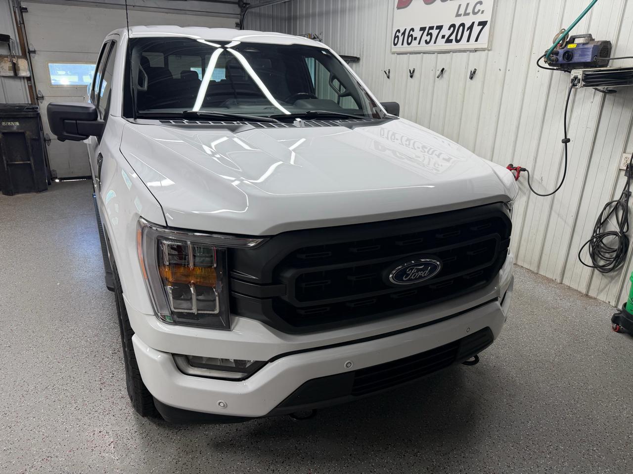 Ford F-150 4WD SuperCrew 145" XLT 2021