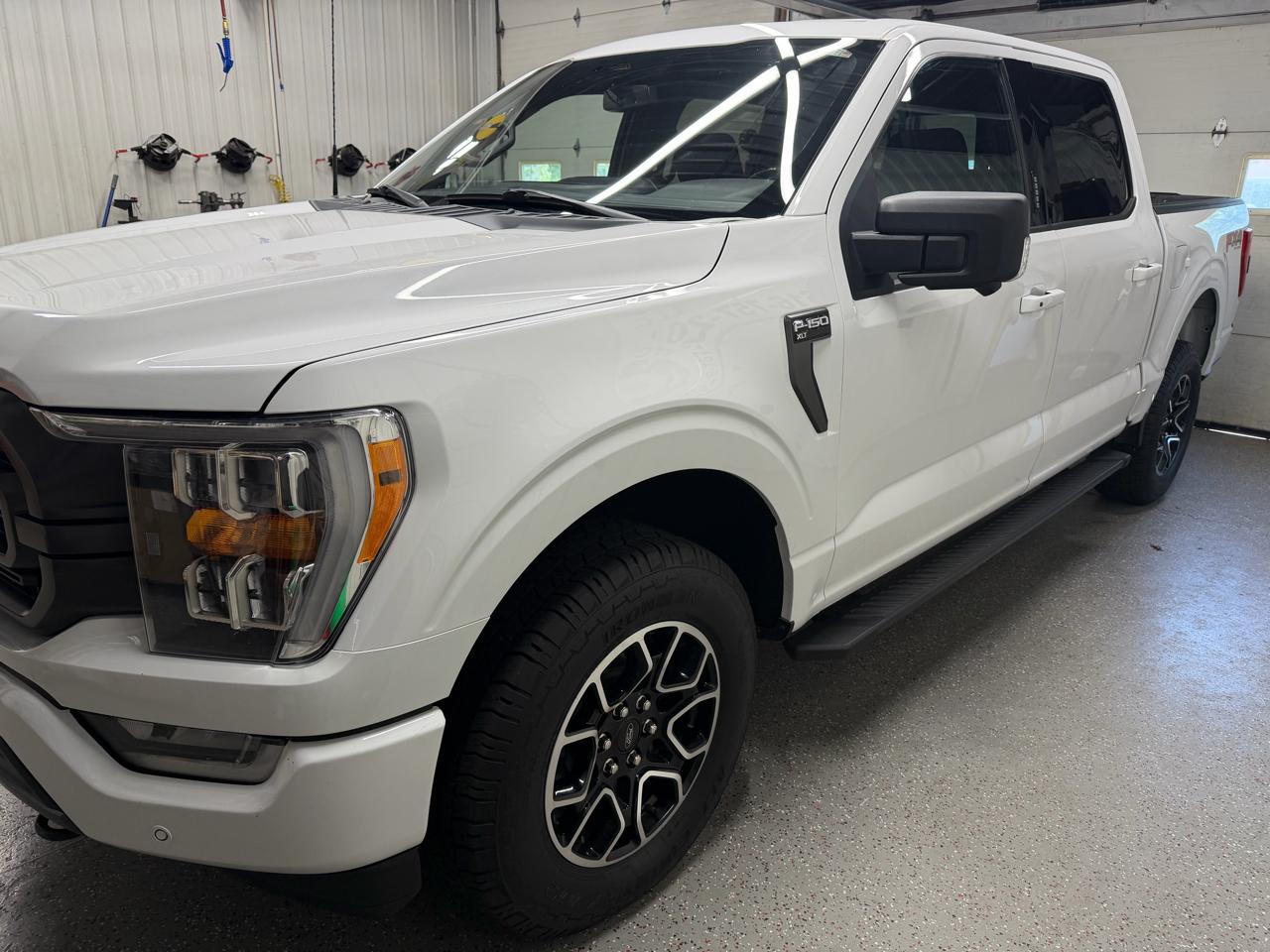 Ford F-150 4WD SuperCrew 145" XLT 2021