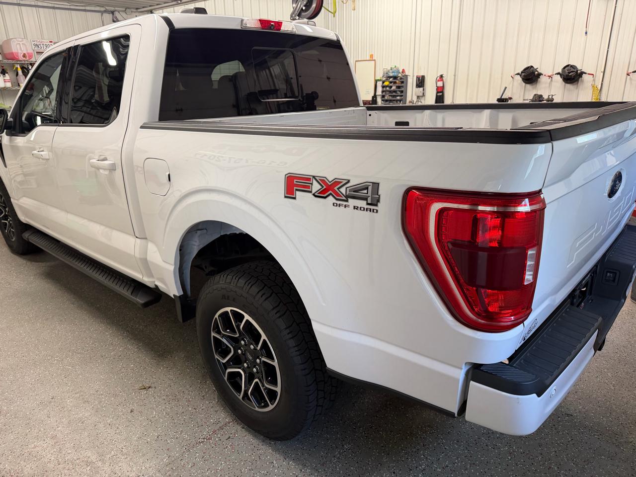 Ford F-150 4WD SuperCrew 145" XLT 2021