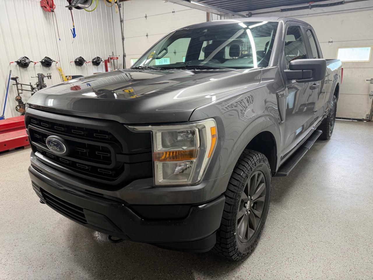 Ford F-150 4WD SuperCab 145" STX 2022