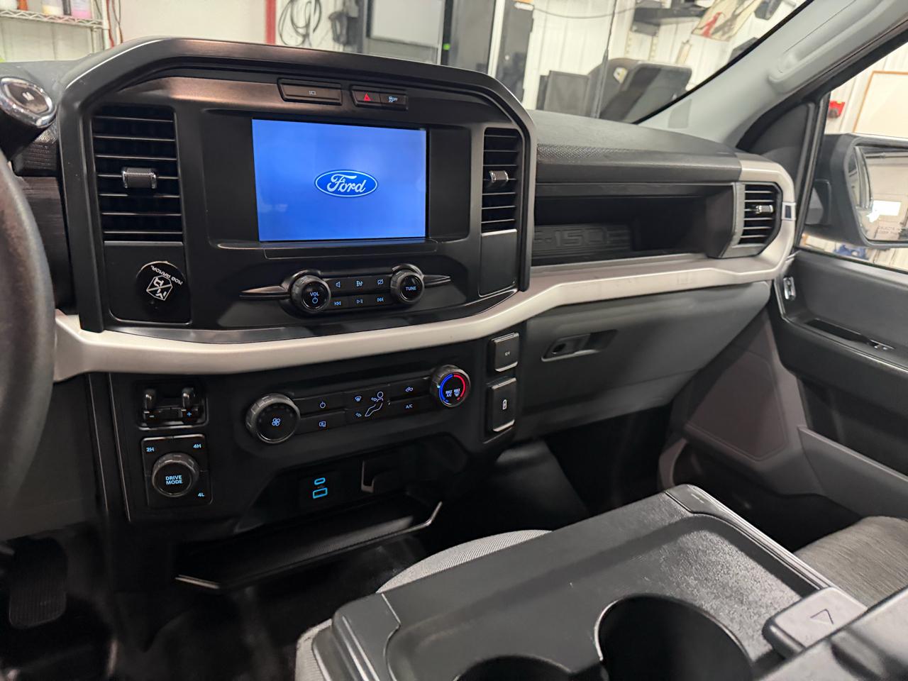 Ford F-150 4WD SuperCab 145" STX 2022